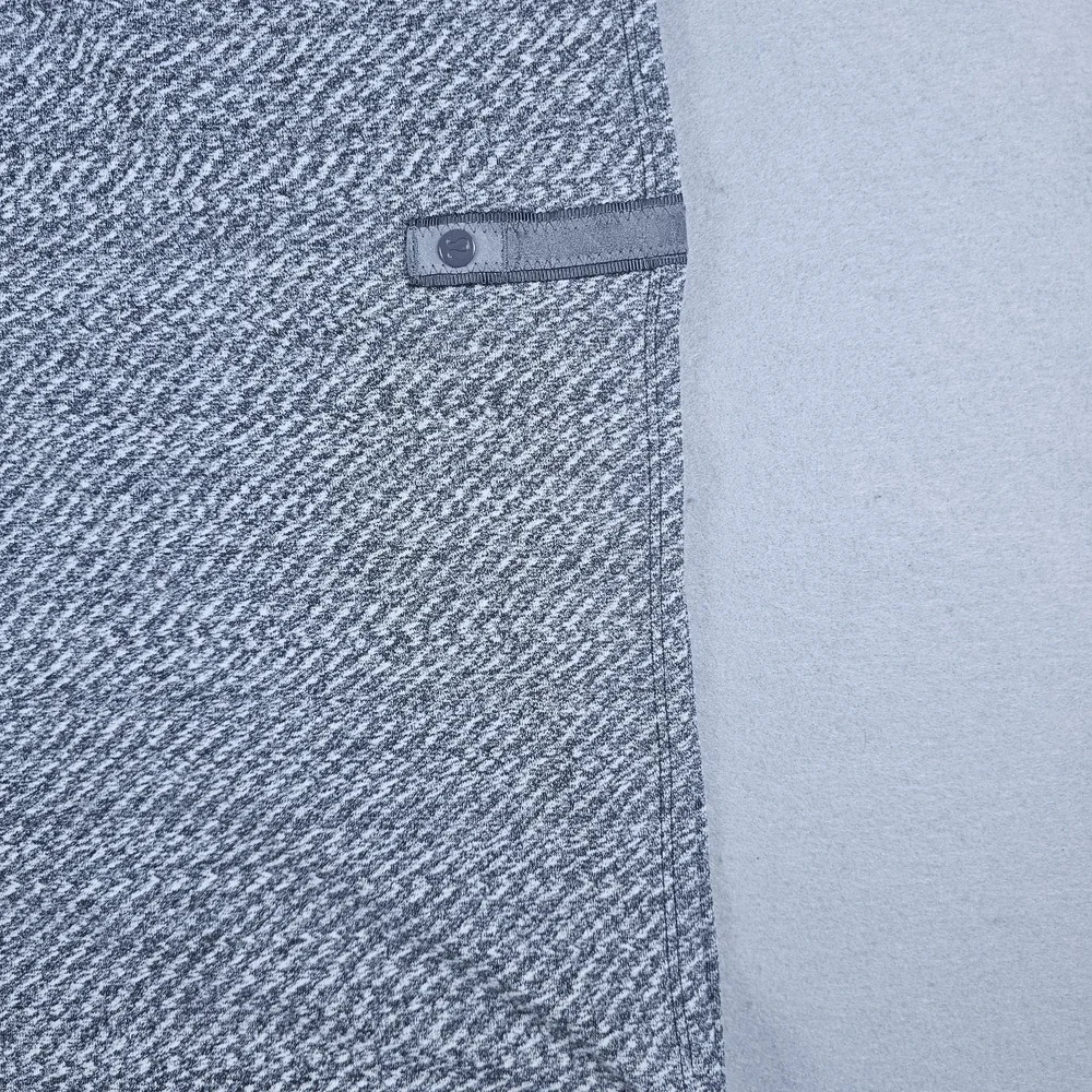 Lululemon Vinyasa Scarf Womens One Size Heather Gray Herringbone Snap Arm Holes